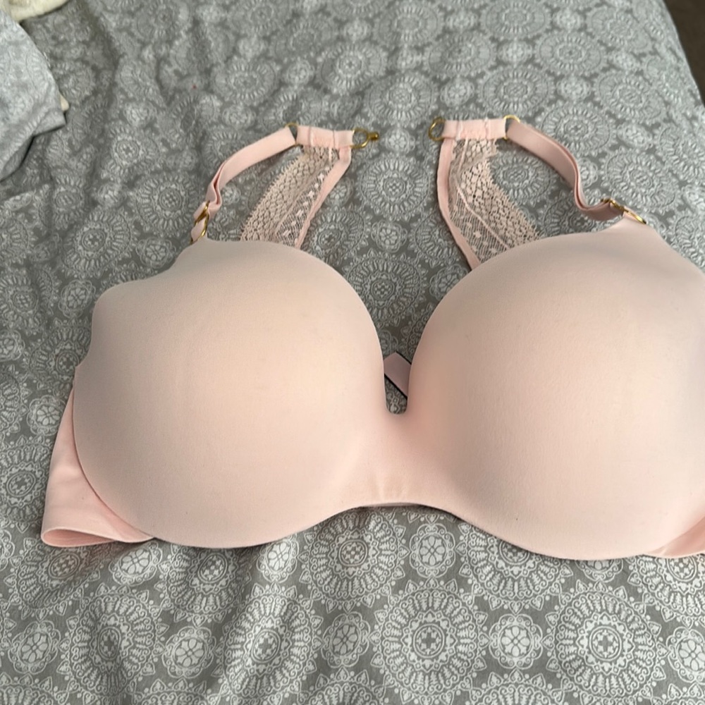 Pink Incredible Victorias Secret bra